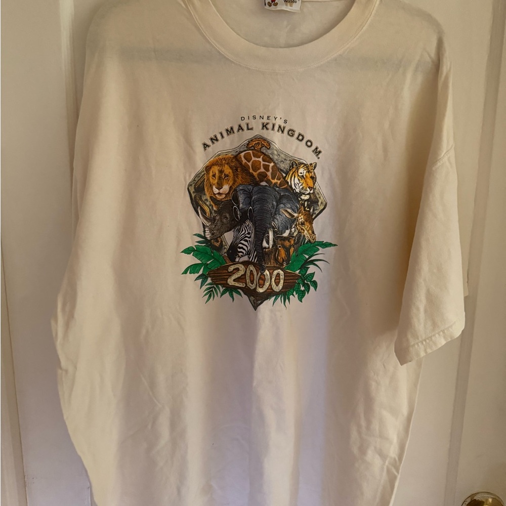 Vintage Disney Animal Kingdom Adult t-Shirt with year 2000 Animal Print
